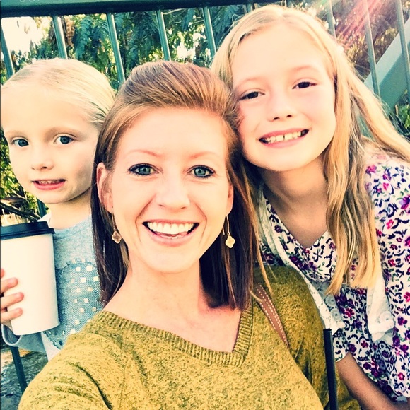 Meet your Posher👇🏻 - Picture 7 of 8